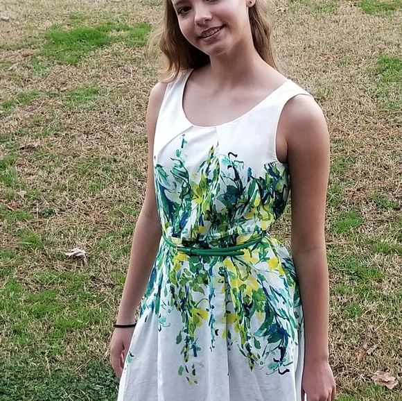 Women's Springtime Floral Dress Size 6 - Picture 5 of 5